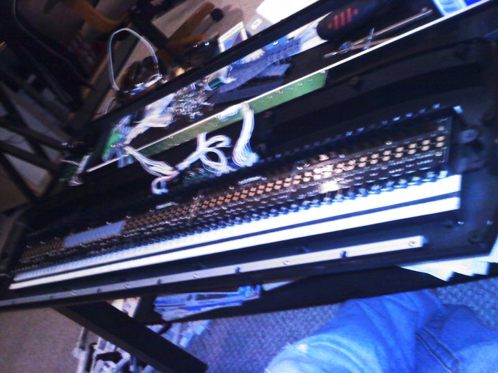 24119_1320182658038_1634947134_752057_5997475_n Edirol midi controller with no keys